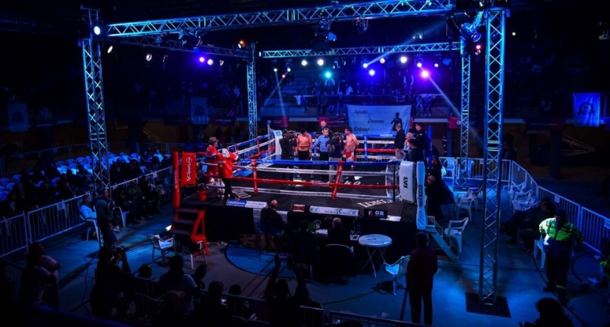 Escobar: Viernes de boxeo internacional en el microestadio municipal de Garín 