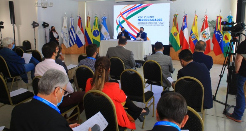 E. Echeverr&iacute;a: Se desarroll&oacute; el foro de autoridades locales de la Cumbre Mercociudades 