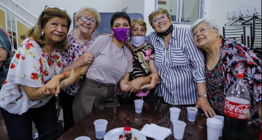 Quilmes: Mendoza participó del festejo de la dirección de personas mayores en el CJYP de Ezpeleta 