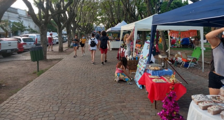 Baradero: Se realizó la Feria de Emprendedores en Plaza Mitre  