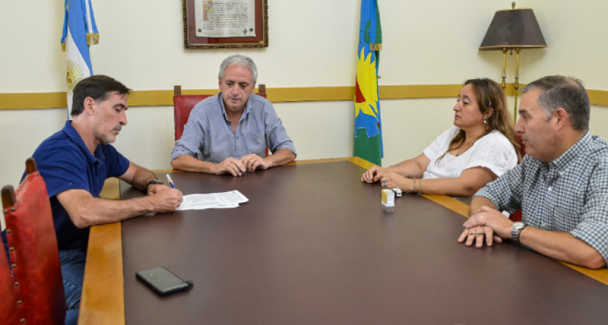Chascomús: Javier Gastón inicia un viaje institucional por Europa