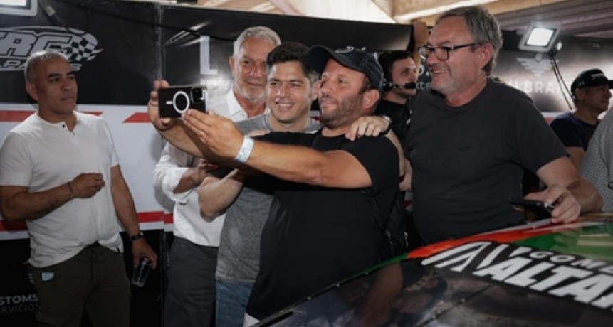 Kicillof asistió al Gran Premio Coronación del Turismo Carretera