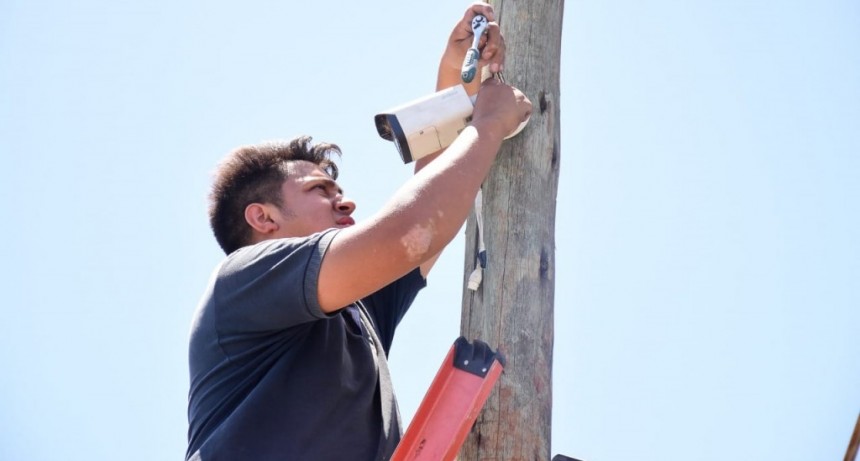 San Vicente: El Municipio instaló nuevas cámaras de seguridad vehicular en Alejandro Korn 