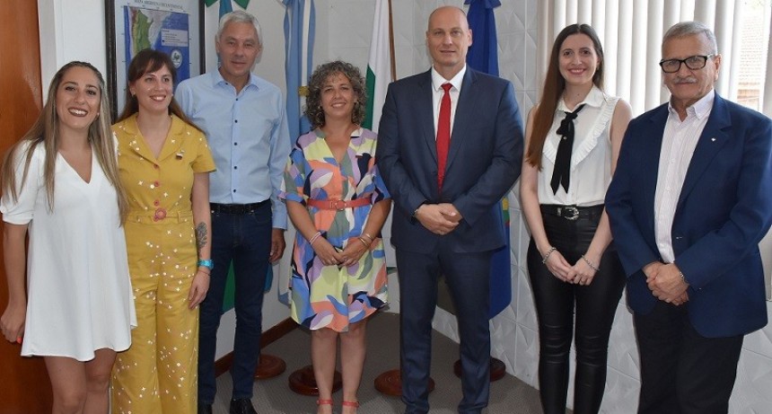 Berisso: Cagliardi firmó un convenio de Hermandad con la ciudad de Ruse, República de Bulgaria