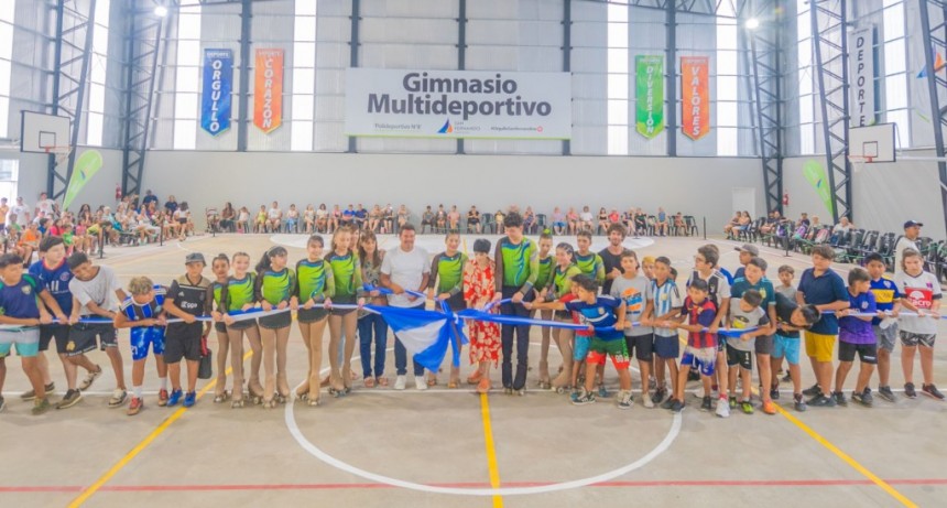 San Fernando: Juan Andreotti inauguró un nuevo “Gimnasio Multideportivo” en el Poli N°8