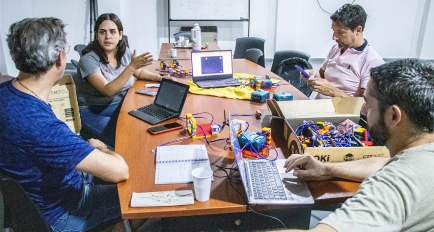 Junín: Se llevó a una jornada de capacitación a personal docente que estará a cargo de la Escuela de Robótica