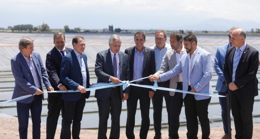 El Presidente inauguró en Mendoza una de las cinco plantas depuradoras más grandes de la Argentina