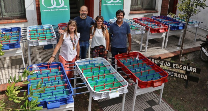 Ensenada: La Municipalidad entregó metegoles, juegos y útiles para las escuelas de verano del distrito