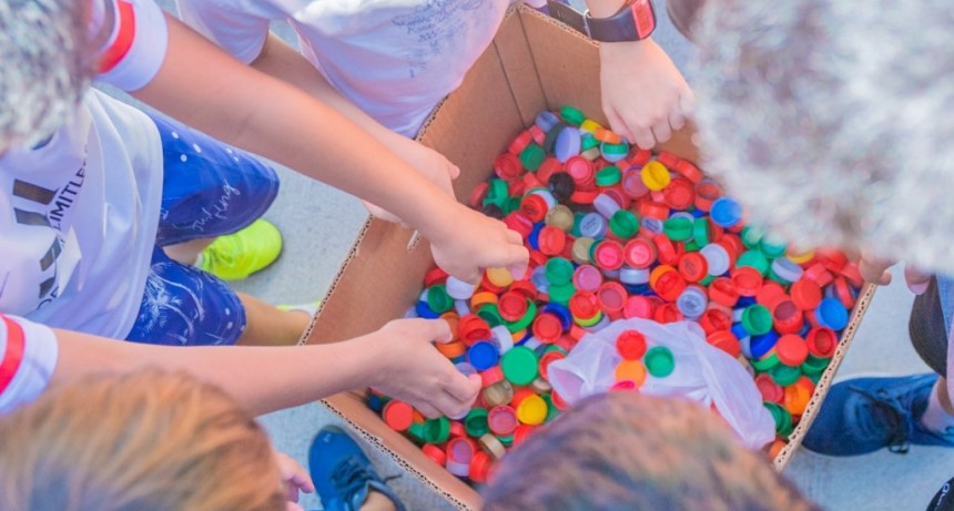 San Fernando: Las Colonias locales reciclaron más de 13.000 tapitas plásticas para el Garrahan