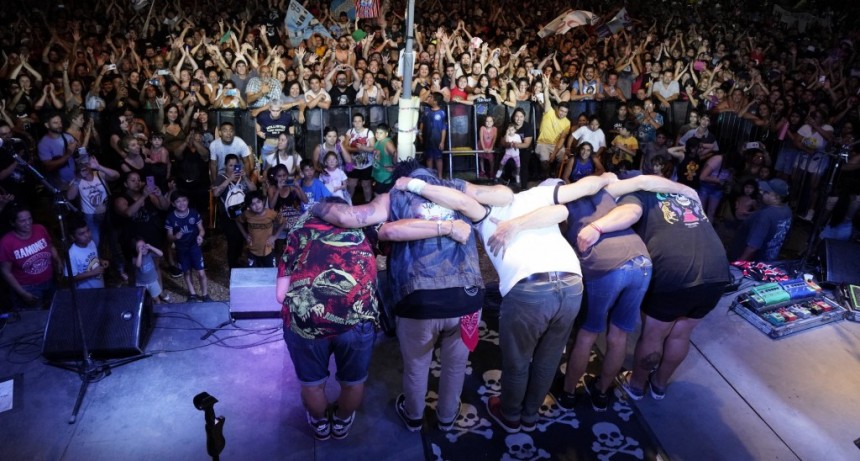 San Martín: Más de 7 mil personas disfrutaron el show gratuito de Kapanga 