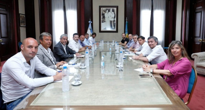 Ferraresi participó de un encuentro de intendentes, funcionarios y legisladores con el gobernador Kicillof
