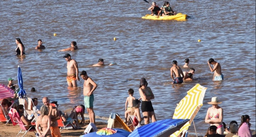 Colón (ER): La ciudad recibió a miles de turistas para comenzar el 2024