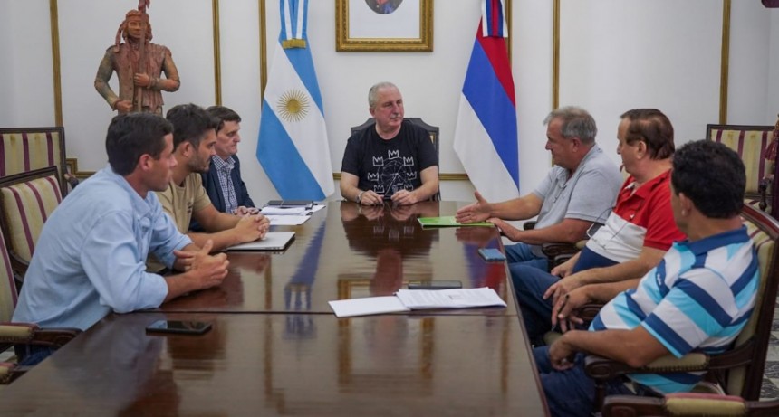 Misiones: Passalacqua encabezó reuniones estratégicas con los sectores forestales y tabacalero 