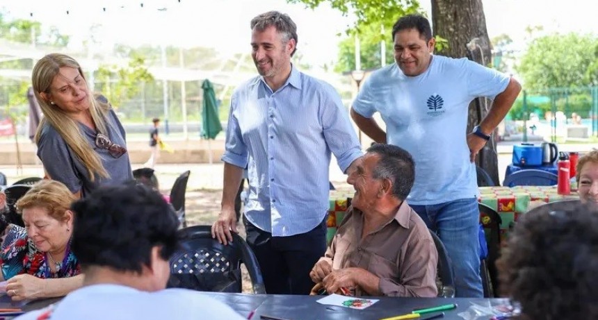 Pilar: Achával recorrió Escuelas Abiertas y Colonias de Verano del distrito 