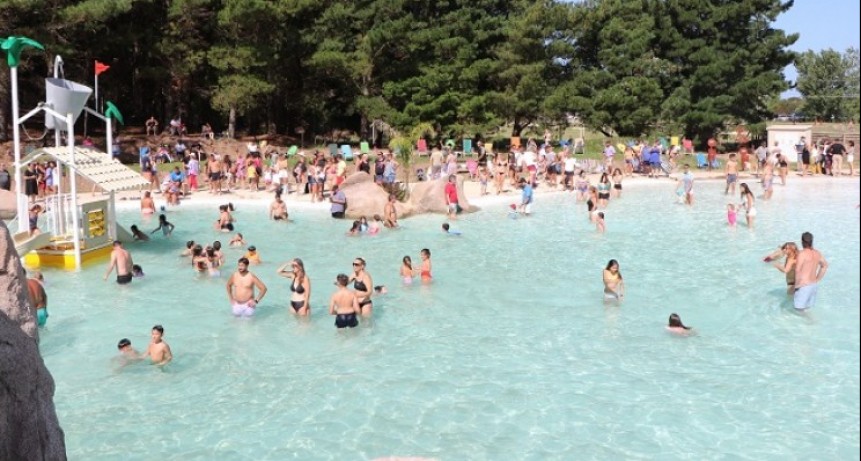 La Provincia inauguró el nuevo complejo recreativo “Aguas del Pinar” en San Cayetano