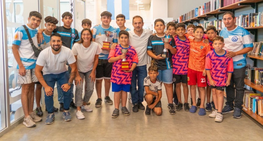 Campana: Abella felicitó a los equipos campeones de la Escuela de Fútbol Las Campanas