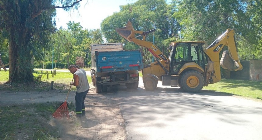 Escobar: La Municipalidad continúa con los trabajos de bacheo, estabilizado y mantenimiento del espacio público 