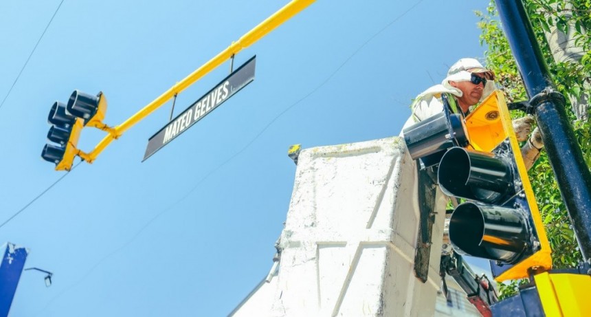 Escobar: El Municipio 20 nuevos semáforos e incorporó la tecnología con IA 