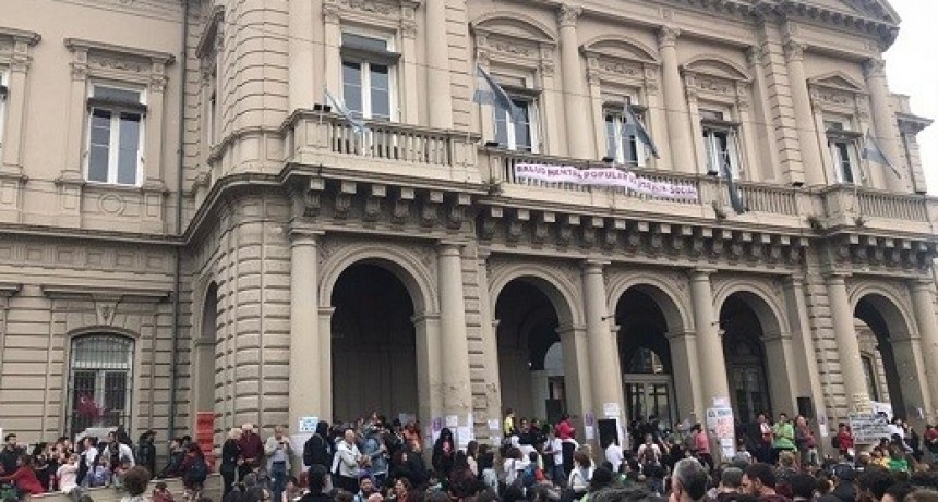 El Ministerio de Salud interviene el Hospital Bonaparte