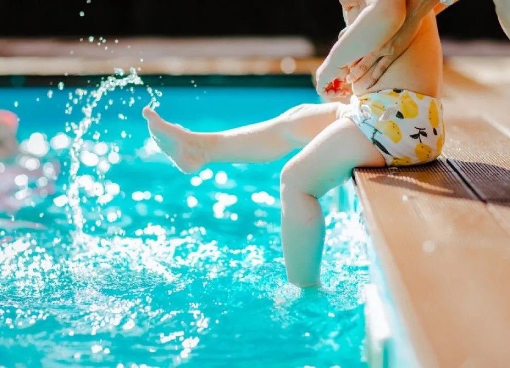 Verano seguro: Guía completa para cuidar a los chicos en colonias y piletas