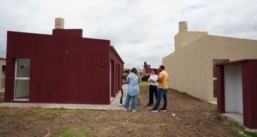 La Provincia reactiva viviendas paradas de Nación en Castelli