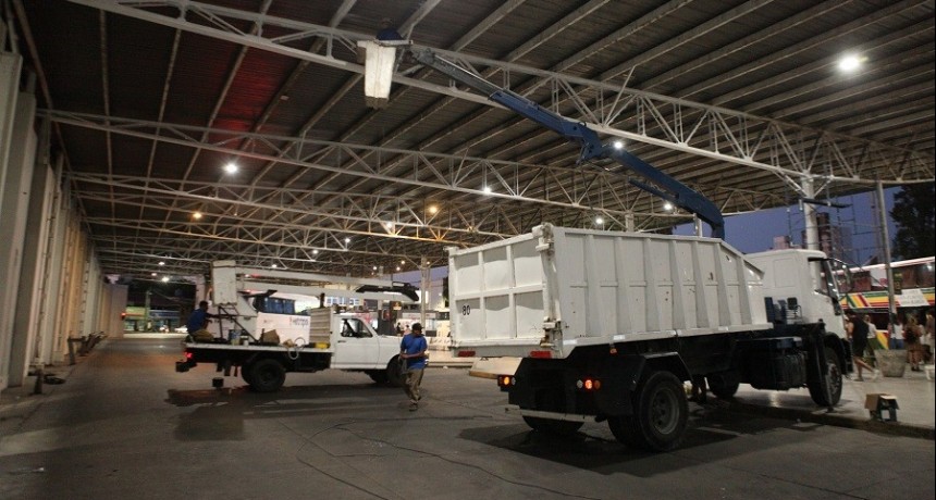 La Plata: El Municipio inició tareas de mantenimiento en la Terminal de Ómnibus 