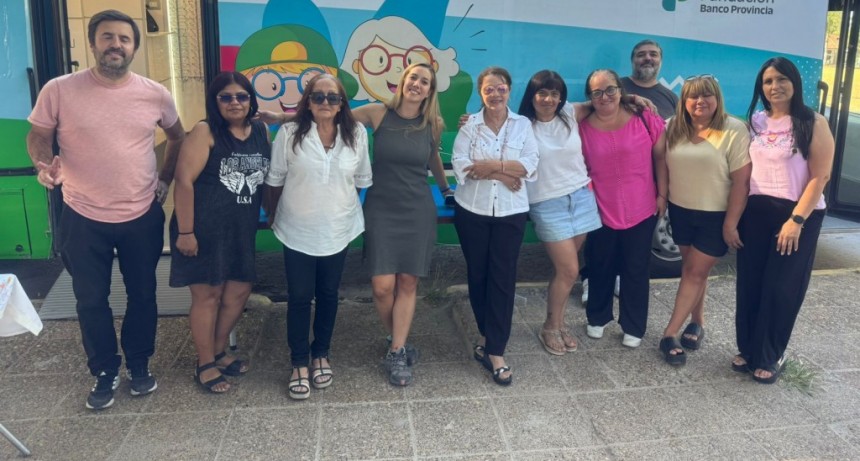 Pte. Perón: Cantero participó de la entrega de 600 anteojos a vecinos 