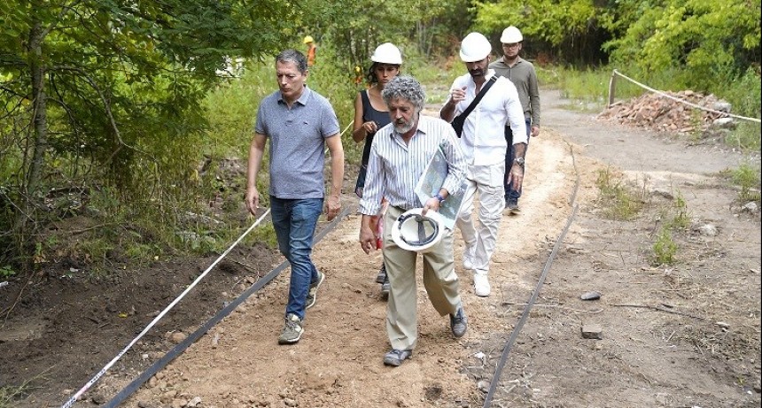 E. Echeverría: Fernando Gray supervisó la construcción del Paseo de la Laguna de Rocha 