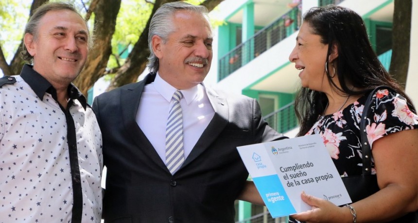 Alberto Fernández entregó en Paraná la vivienda 85.000 desde el inicio de la gestión