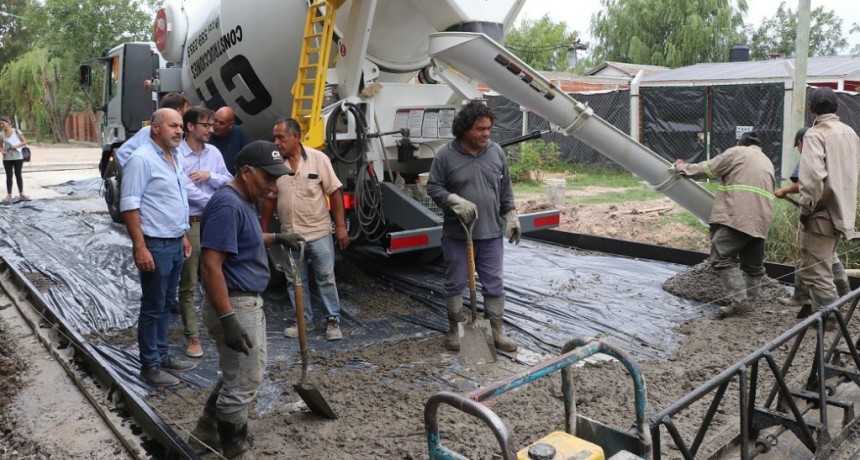 Ensenada: Secco y el Ministro Simone recorrieron obras del distrito 