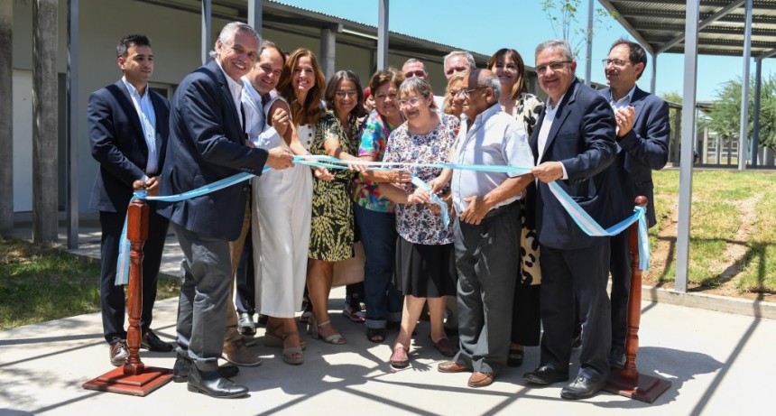 Alberto Fernández inauguró las primeras viviendas para adultos mayores en Catamarca 
