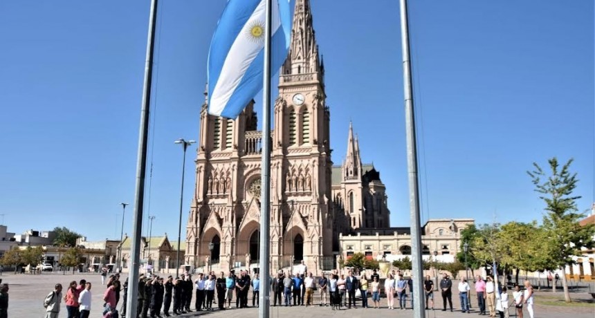 Luján: Boto encabezó el acto por el 211° aniversario de la creación de la Bandera 