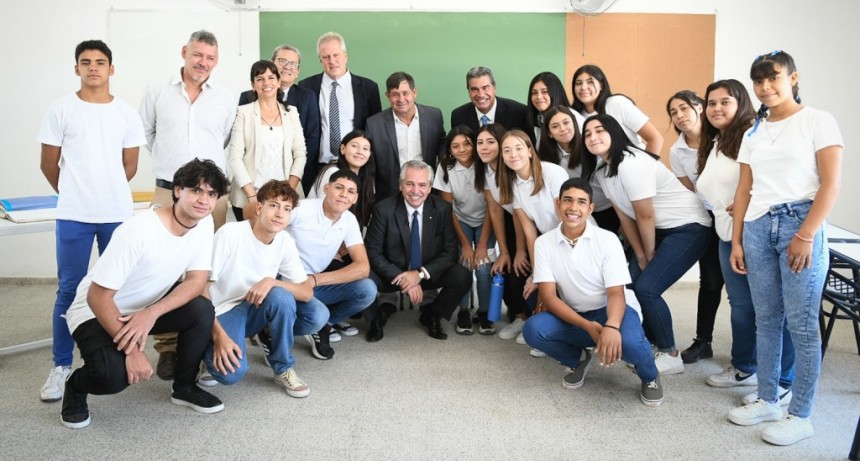 Alberto Fernández dio inicio en Chaco al ciclo lectivo 2023 con la inauguración de una escuela secundaria
