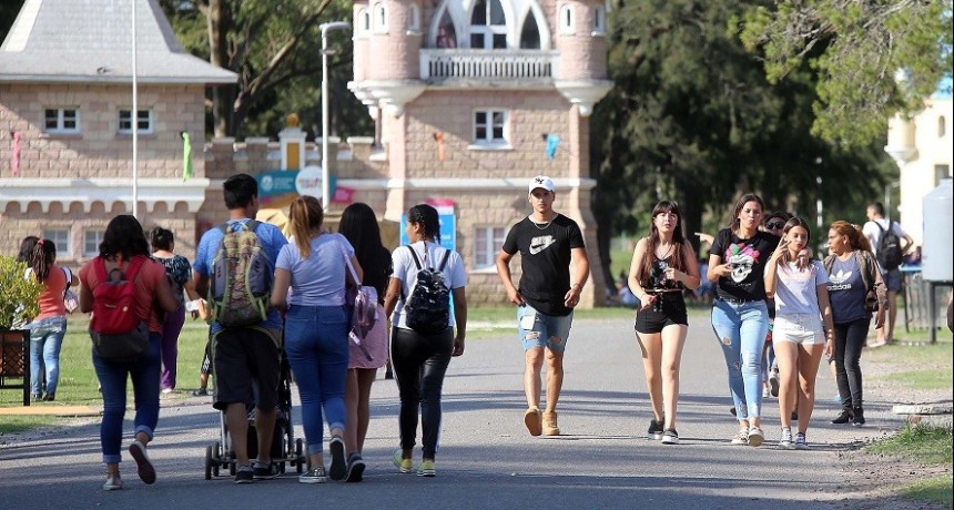 La Plata: Fiesta del Tomate, cine, milonga y más propuestas este fin de semana