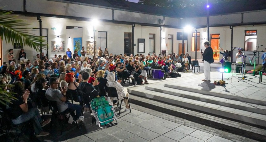 La Plata: La literatura local conquista el Islas Malvinas en otro “Cuentos bajo la luz de la luna”