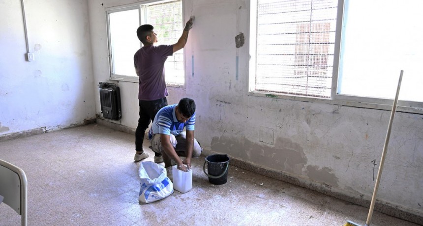 Tigre: El Municipio ejecuta tareas de pintura en la Escuela Primaria N° 52 de Benavídez