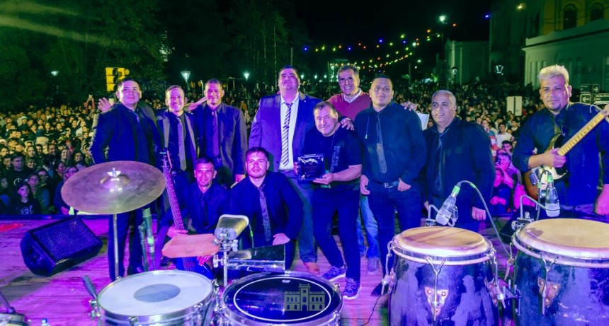 Rivadavia: Con una gran convocatoria, América celebró los carnavales  