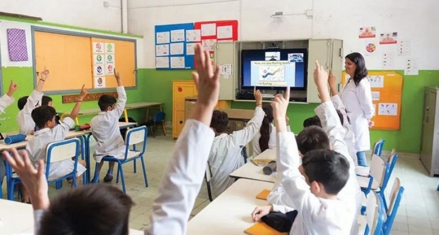 La Provincia acordó con las y los trabajadores docentes y estatales un aumento salarial del 20% en febrero