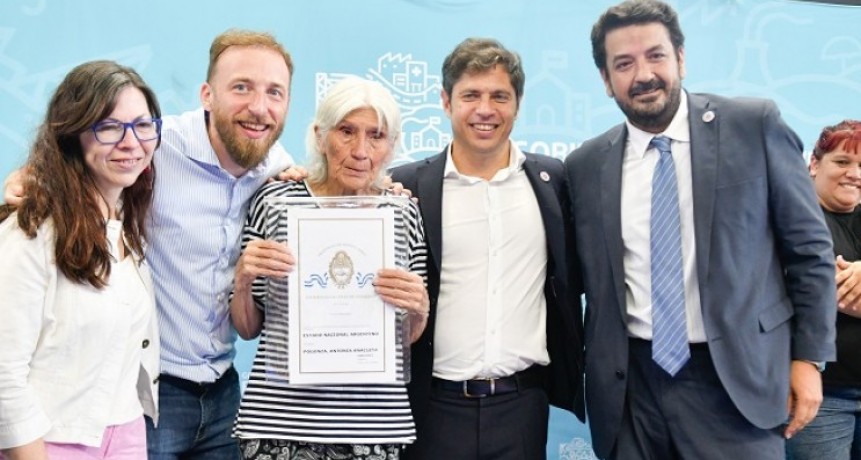 Axel Kicillof entregó 272 títulos de propiedad gratuitos para familias de Lomas de Zamora