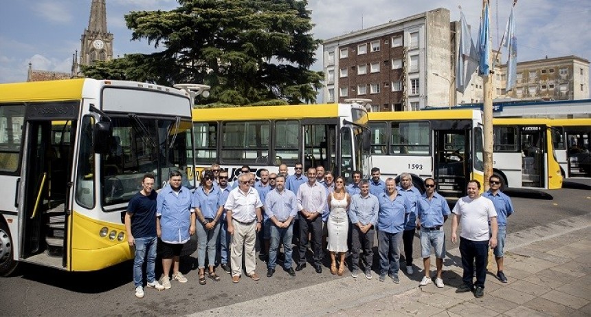 Azul: Sombra hizo la presentación oficial del nuevo servicio de transporte público