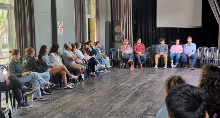 Mercedes; Encuentro con jóvenes estudiantes por otro año solidario
