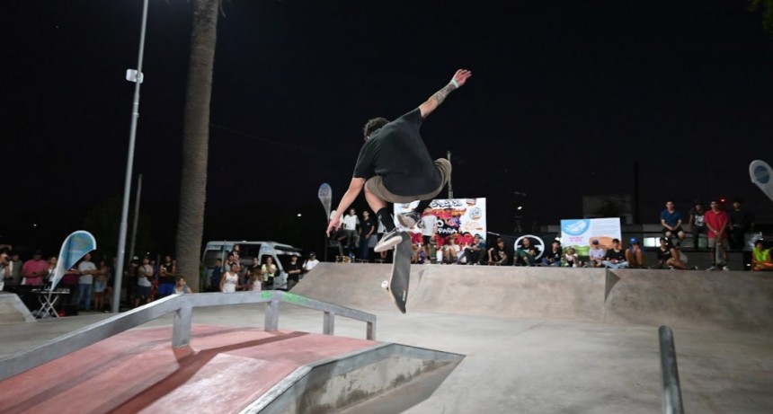 Mercedes: Gran participación en la inauguración del Skate Park en el Paseo de la Juventud 