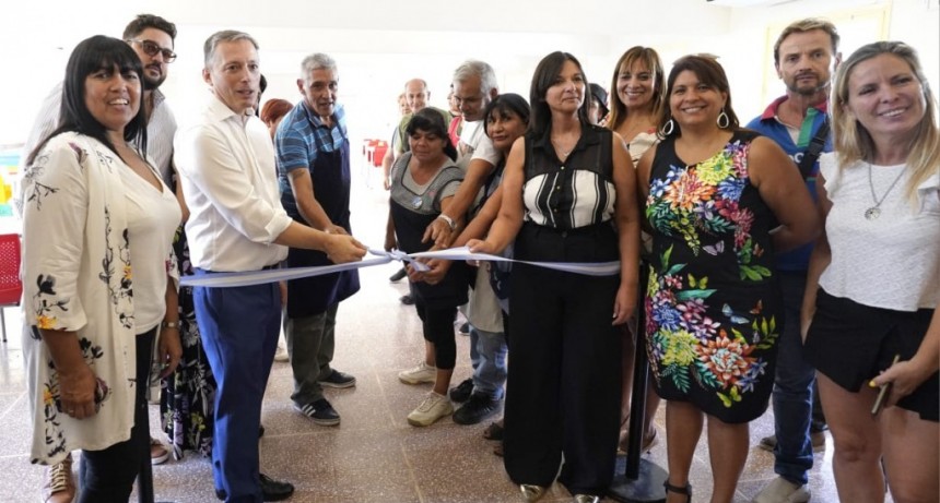E. Echeverría: Gray participó del inicio de clases e inauguró la obra de remodelación de la cocina y comedor de la Escuela N° 22 