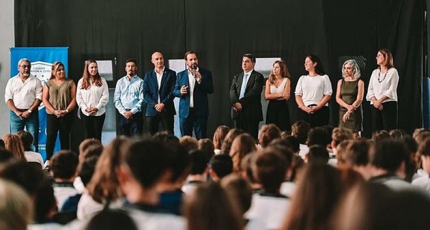 Escobar: Ariel Sujarchuk y Beto Ramil inauguraron el ciclo lectivo del Colegio preuniversitario Ramón A. Cereijo