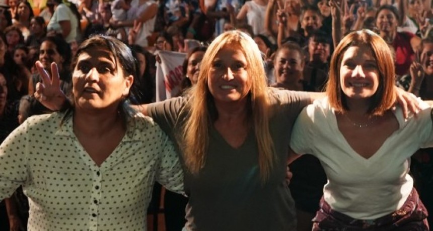 Merlo: Se realizó un Encuentro de Mujeres en el Teatro Municipal 
