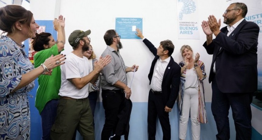 Kicillof inauguró una usina y recorrió el Parque Fotovoltáico en la Isla Martín García