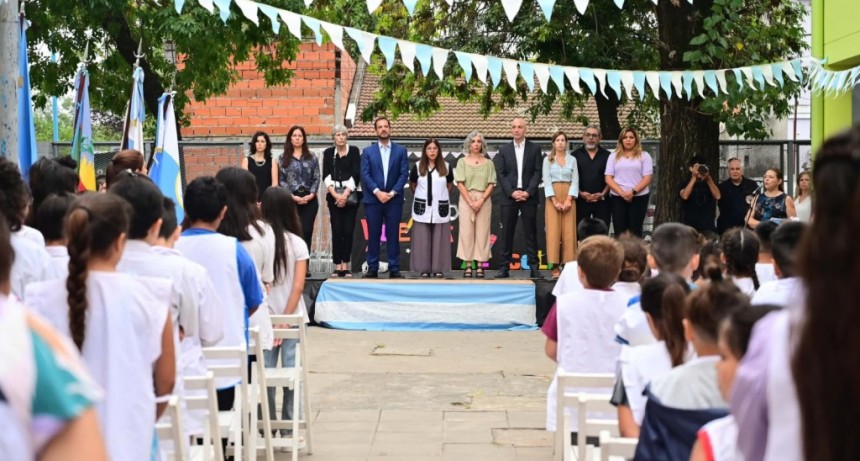 Escobar: Sujarchuk encabezó el inicio del ciclo lectivo 2024