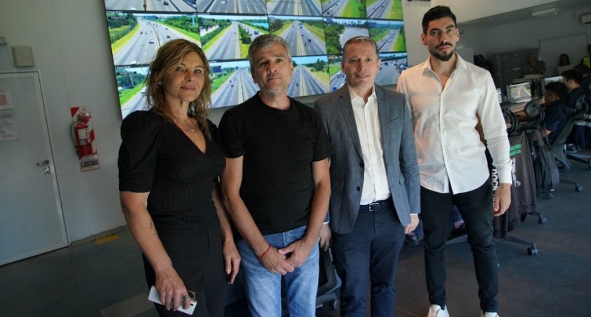 E. Echeverría: Gray se reunión con Moyano y Zabaleta en el Centro de Monitoreo de AUBASA 