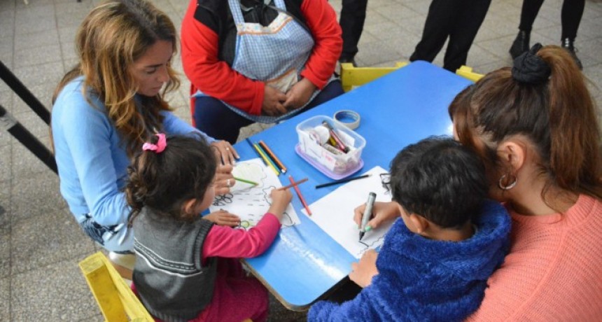 Provincia aumenta un 76% las prestaciones sociales y un 118% las becas de niñez