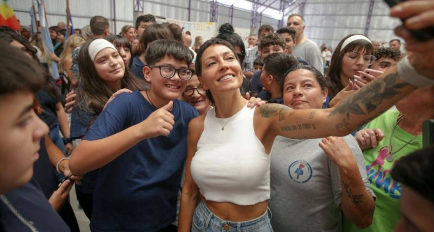 Quilmes: Mendoza en el nuevo gimnasio de la EES N°2 de Solano